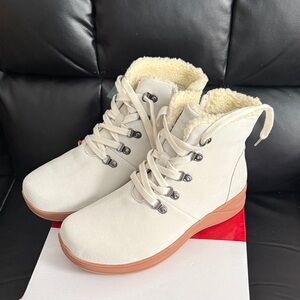 Propet Demi Women's White Winter Boots- sz 10